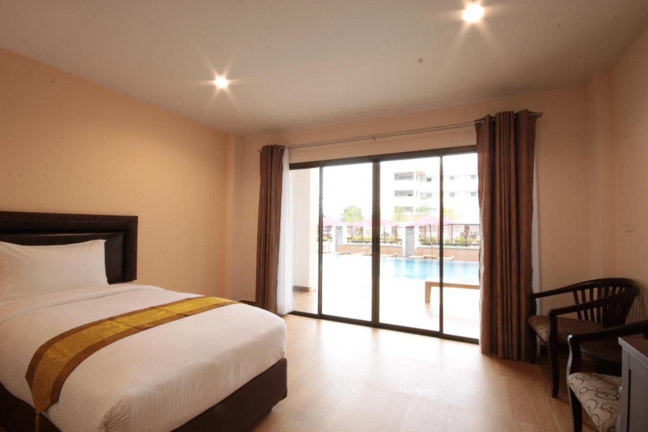 Paragon Suites Resort Jomtien Beach Buitenkant foto