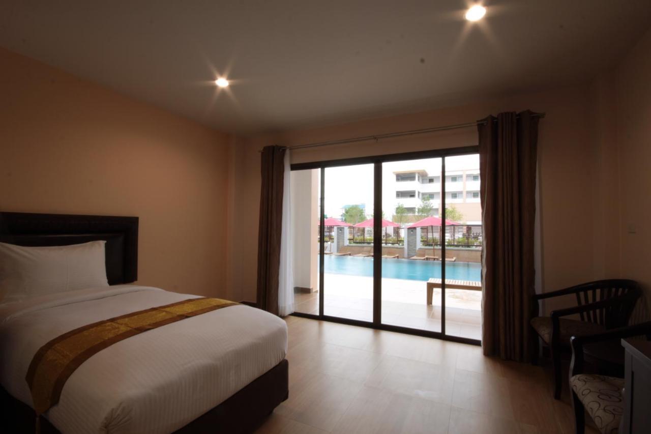 Paragon Suites Resort Jomtien Beach Buitenkant foto